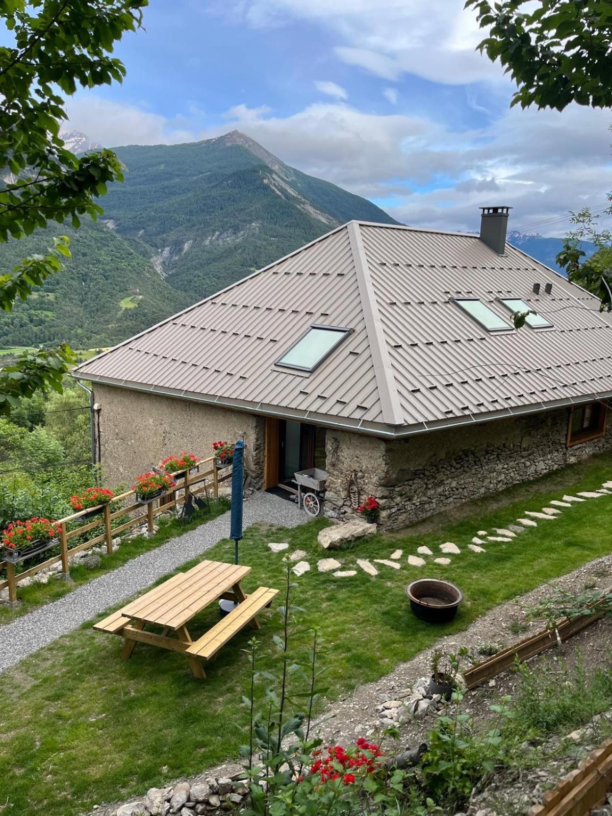Le Couleau Bed & Breakfast Chateauroux-les-Alpes Екстериор снимка